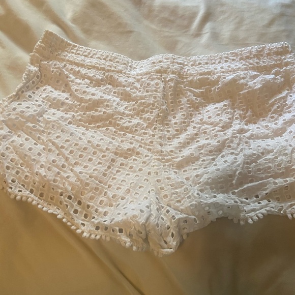 Lilly Pulitzer for Target White Eyelet Shorts L - Picture 3 of 3